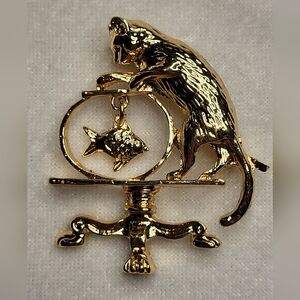 NEW Vintage-style Gold-tone Cat and Fishbowl Brooch / Pin